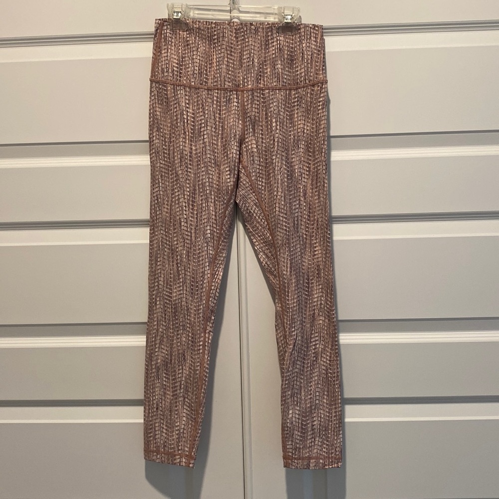 Like New Lululemon Wunder Under 7/8 length